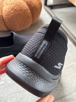 NOVE Skechers Air Cooled Goga Mat čierne 37,5 - 9