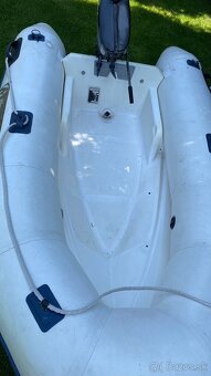 Predám závesný lodný motor Yamaha 2 HP plus gumový Cln s lam - 9