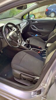 Opel Astra Sports Tourer - 9