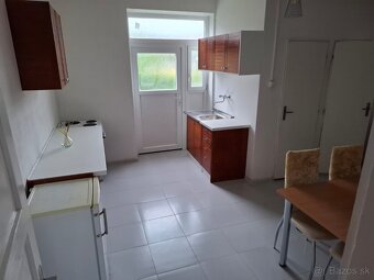 Prenajmem 1Izbovy veľký byt. - 9