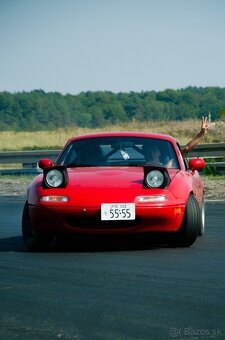 Mazda mx-5 NA - 9
