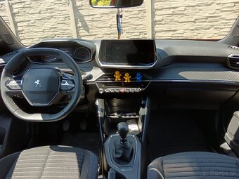 Peuqeot 2008 1.2 Pure Tech - 9