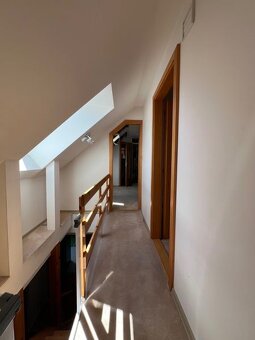 Ponúkame na predaj krásny mezonetový apartmán v Donovaloch - 9