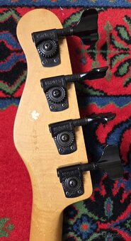 Godin Z1 Fretless - 9