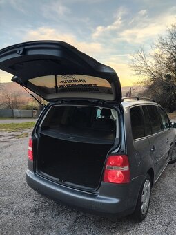 Volkswagen Touran 1.9 TDI- 77kw - - 9