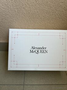 Alexander McQueen - 9