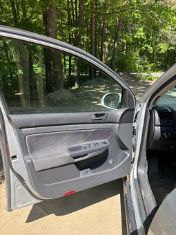 Volkswagen Golf V - 9