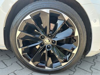 Škoda Superb sportline - 9