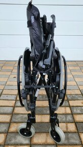 invalidny vozik 44cm + pridávne el, kolesa E-Motion - 9