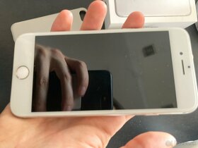 iPhone 7 (128 GB) - 9