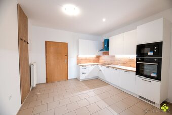 Priestranný 2 izbový byt - Prievidza, ul. Nábrežná - 9