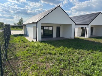 Moderný 4izb.rodinný dom v štandarde v novej zóne-Veselé - 9