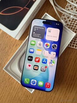 Apple IPhone 16 Pro - 9