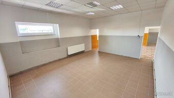 Rodinný dom s obchodným priestorom - 9