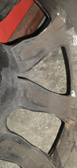 Disky Dezent 5x120 r18 - 9