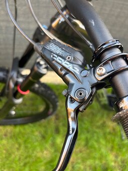 Trek Slash 8 M/L - 9