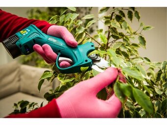 Akumulátorové záhradnícke nožnice – 2× akumulátor 16V/ - 9