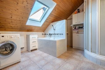 Rodinný dom v centre mesta Púchov - 9