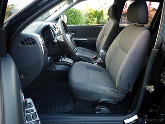ISUZU D-MAX 3.0TD 163 PS A/T 4x4 - HARDTOP, ŤAŽNE, NOVA STK - 9