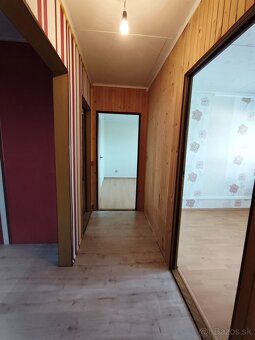 Veľký 3 izbový byt s balkónom Bajka, okres Levice - 9