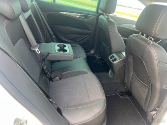 Opel Insignia ST 2,0 cdti - 9