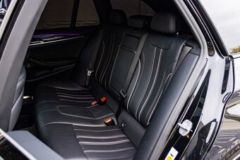 BMW 520d Touring / M Paket / HK Audio / TOP STAV / PANORÁMA - 9