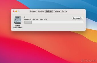 MacBook Pro 13", NOVÁ BATERKA - 9
