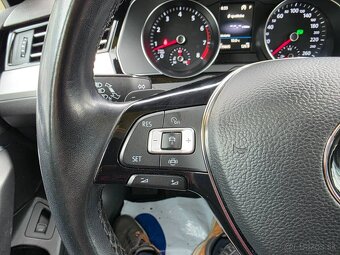 Volkswagen Passat Variant 1.5 TSI ACT Elegance DSG - 9