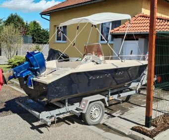 Predám motorový čln s privesom - 9