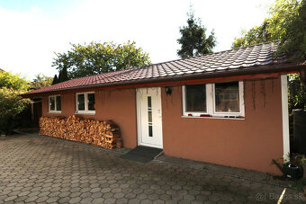 PREDAJ RODINNÝ DOM S BAZÉNOM A PRIESTOROM NA PODNIKANIE - 9