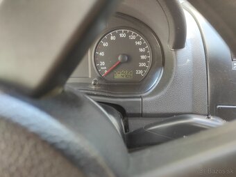 Volkswagen Polo 1.2 benzín 3V 2002r - 9