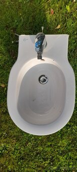 Predám umývadlá a bidet - 9