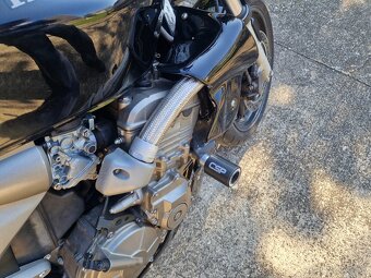 HONDA Hornet CB600F - 9