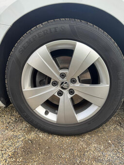 Škoda Superb Combi 2.0TDI 110kW DSG 7A ACC LED 2021 - 9