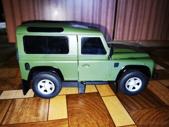 Land Rover Defender Transformer - dialkové ovládanie - 9