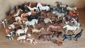 Schleich koně a jezdci /jezdkyně - 9