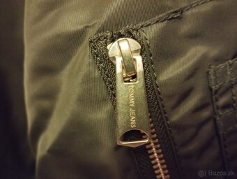 Predám zimnú bundu bombera Tommy Jeans - 9