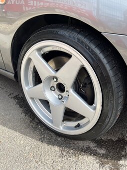 Azev A 5x100 R17 8J + 205/40 R17 DOT 24 - 9