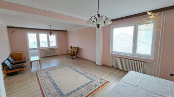 TOP PONUKA Priestranný 7 izbový dom na predaj. IHNEĎ OBÝVAT - 9