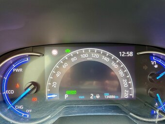 Predám TOYOTA RAV4 4x4 HYBRID - 9
