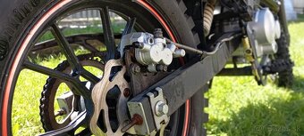 125 crs enduro na značkách - 9