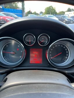 Opel Insignia 2.0 CDTI, AUTOMAT, 2010, 96 kW, 300404 km - 9