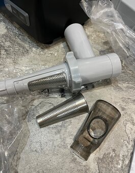 Nový mäsomlynček Bosch MFW68660 ProPower 2200 W - 9