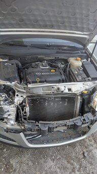 Opel Astra H 1.6 benzín 2008 75kw z167 z16xer - 9