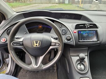 Honda Civic 1.8 i-VTEC BENZÍN + LPG - 9