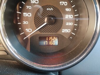 PEUGEOT RCZ 2.0Hdi - 9