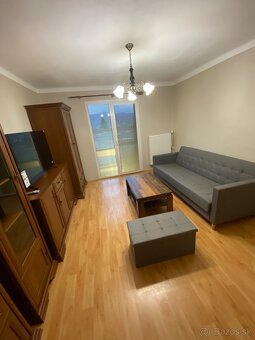 Prenájom 2-izbového bytu s balkónom a parkovacim miestom - 9