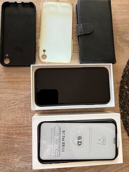 iphone xr 64gb - 9