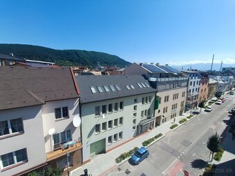 Exkluzívny 4-izbový byt v historickom srdci mesta - Žilina - 9