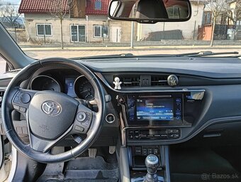 Toyota auris touring sport - 9